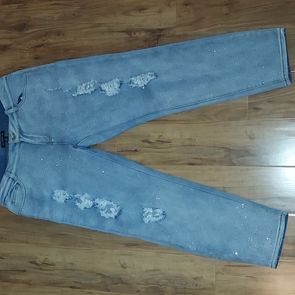 Juliette Denim - Juliette slightly distressed sequins jeans